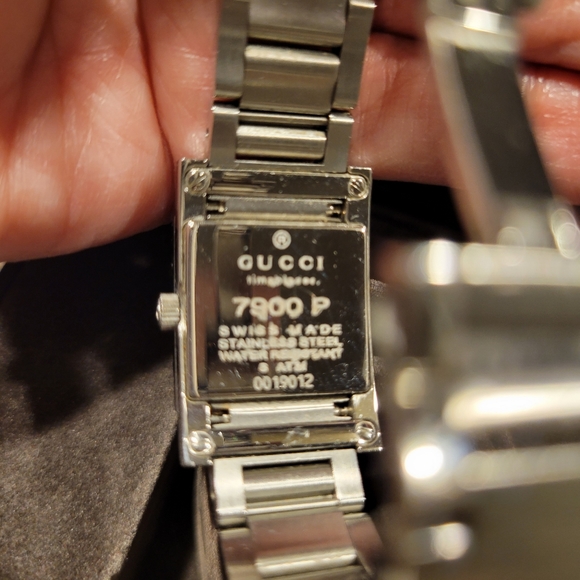 GUCCI Watch ⌚️ - Picture 2 of 6